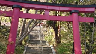 桜はほぼ終わってましたが、静かで歴史を感じる山の中の神社、木造十三重塔は世界唯一