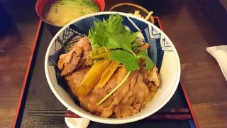 並んでも食べたい牛丼