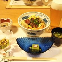 夕食のステーキ丼