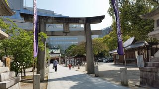 天神にあります