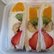 フルーツサンド540円