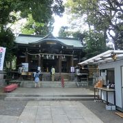 宅地の中の静かな神社