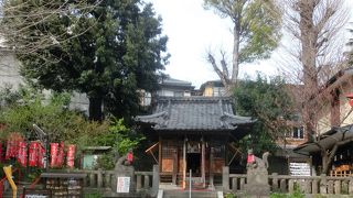 手水舎の吐水口は狐