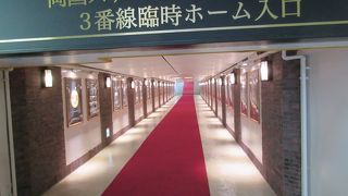 両国駅開業当時からの移り変わりを写真パネルで展示
