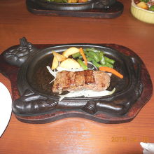 黒毛和牛ビーフシチュー・赤肉ステーキセット