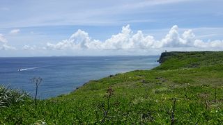 崖の上から雄大な眺め