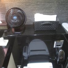 羽田空港国際線 ANAラウンジ (110番ゲート付近)