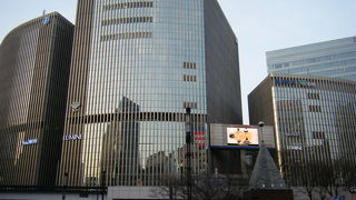 駅前の便利な商業施設