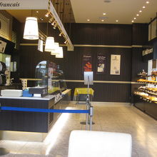 デリフランス神戸三田店内