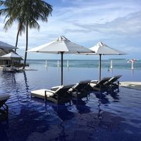 プールは2ヶ所ありますが控えめなサイズです