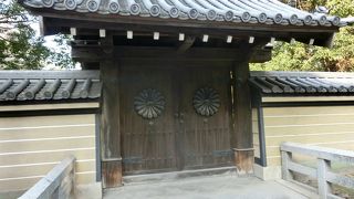 都から離れたこの地にも勅使がやってきた