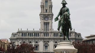 美しい時計塔のある建物