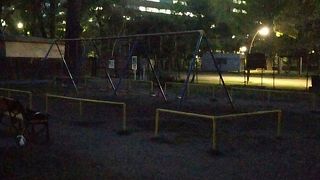 テニスコート近く