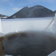 しかりべつ湖コタンの氷上露天風呂