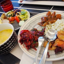 食器がすべてマリメッコ