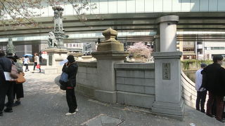 橋のたもとの滝の広場に集合でした