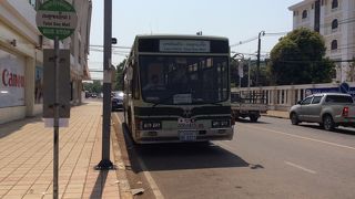 今年に入ってから京都の市バスがビエンチャン市内を走るようになった