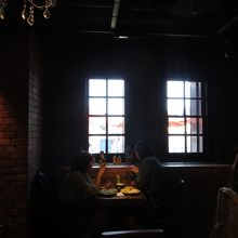 赤レンガ倉庫の中です