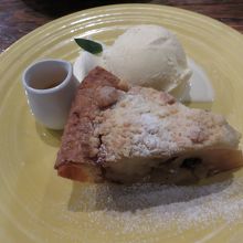 クリームとジャム付き