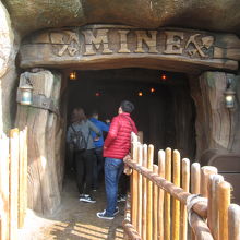 七人の小人のマイントレイン (七個小矮人鉱山車)