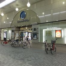 アーケード街側入口