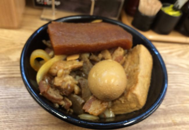 思い出横丁の表側