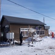 鉄と流氷と知床連山