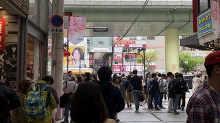 賑やかな商店街