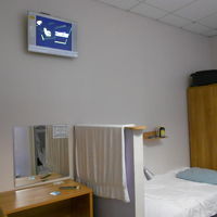 早い者勝ちのシングルベッド