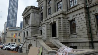 今では棟の一つが大連満鉄旧址陳列館になっています。一部補修工事中でしたが見学出来ました。