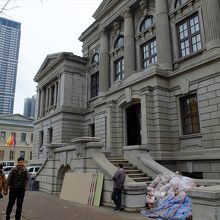 陳列館内外の一部が補修工事中でしたが…、