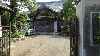 街並みにとけこんでいるお寺