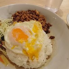 ランチタイムのガパオ