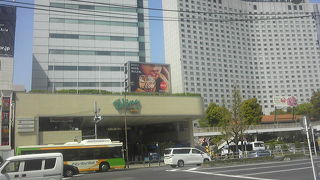 コンビニもある