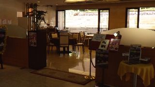 ホテルのラウンジ