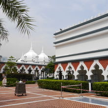 左手が入り口です