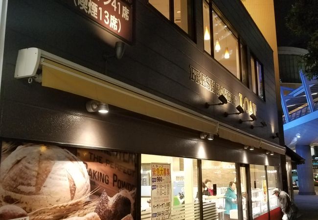 JR川崎駅西口のパン屋さん