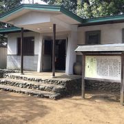 井草八幡宮境内の奥にある