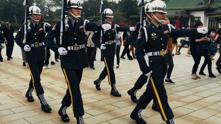 息ピッタリの行進！！