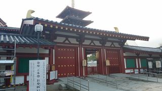 中心伽藍への入口