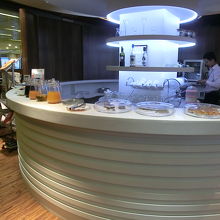 ビジネスラウンジ　食べ物はこれだけです