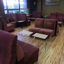 ビジネスラウンジ内