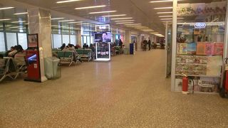 ラウンジには気を付けて