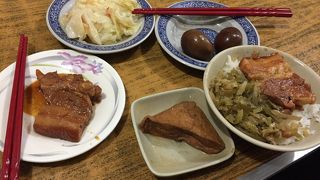 塊肉の魯肉飯
