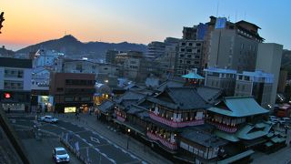 道後温泉本館を見下ろせます