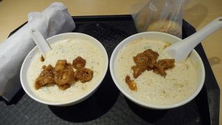 行列の絶えないお店