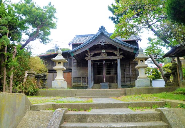 葉山港/葉山マリーナの左側に