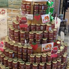 いちごバターのタワー