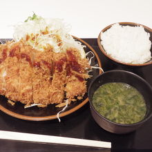 トンカツ定食