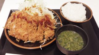 フードコートで